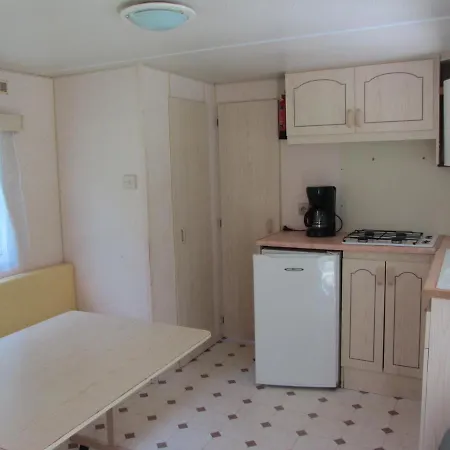 Camping Des Etoiles Κάμπινγκ *